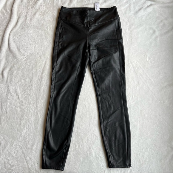 New Reitmans Black Faux Leather Pants - Picture 3 of 12